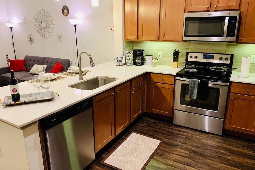 Daire New Apart Downtown - 5min Stadium/parks/museum *