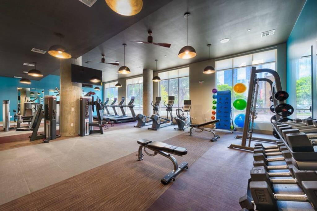 New Apart Downtown - 5min Stadium/parks/museum Daire Houston